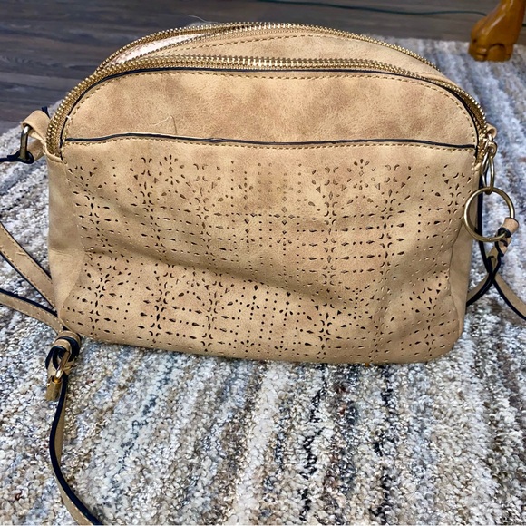 Handbags - Elegant Tan Crossbody Bag